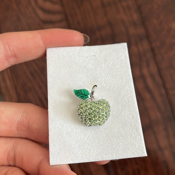 Swarovski Tack Pin Apple - Picture 3 of 4